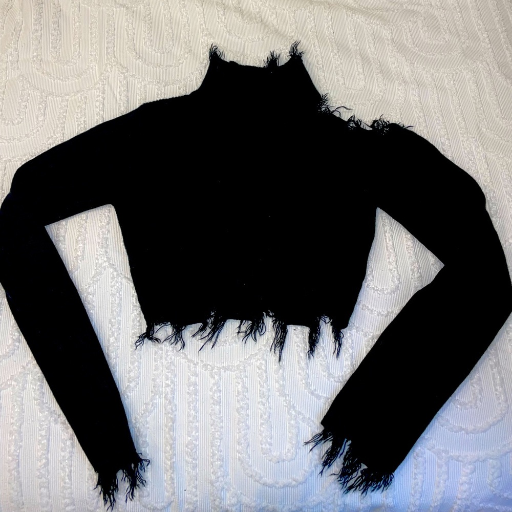 Signature8 Cropped Sweater (Bobbles & Lace)